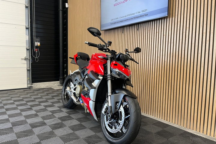 Ducati V4 Streetfighter