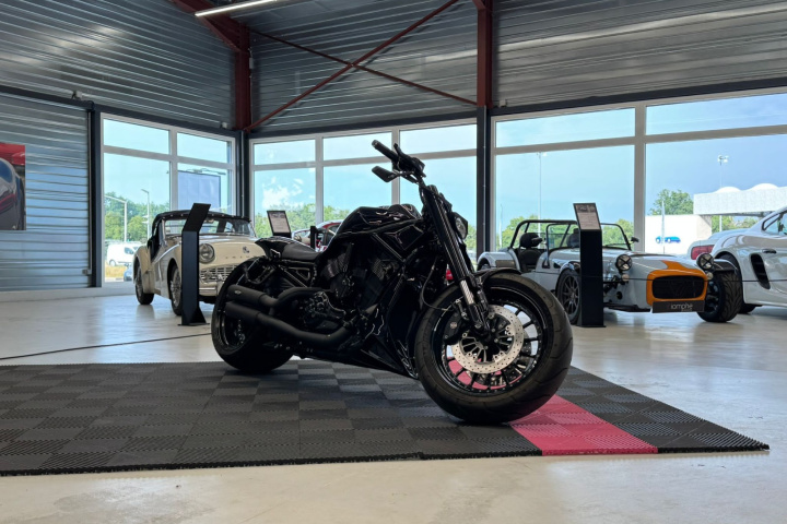 HARLEY DAVIDSON V-ROD 