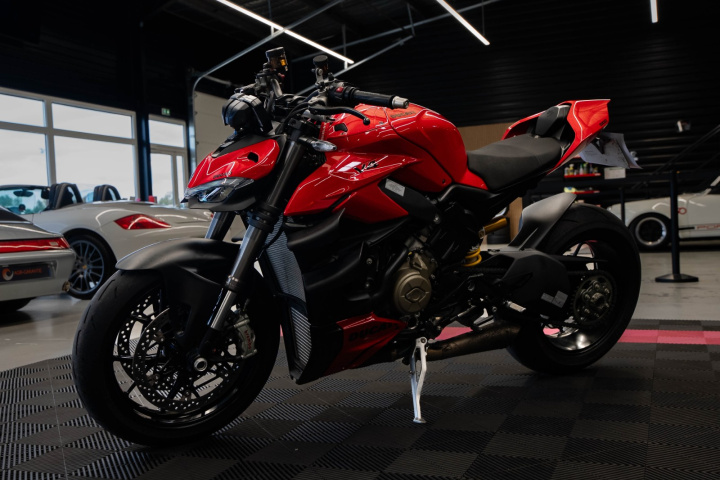 DUCATI  Streetfighter V4