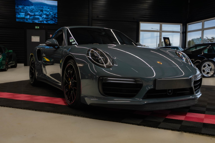 PORSCHE 911 TURBO COUPE