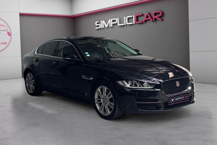 JAGUAR XE