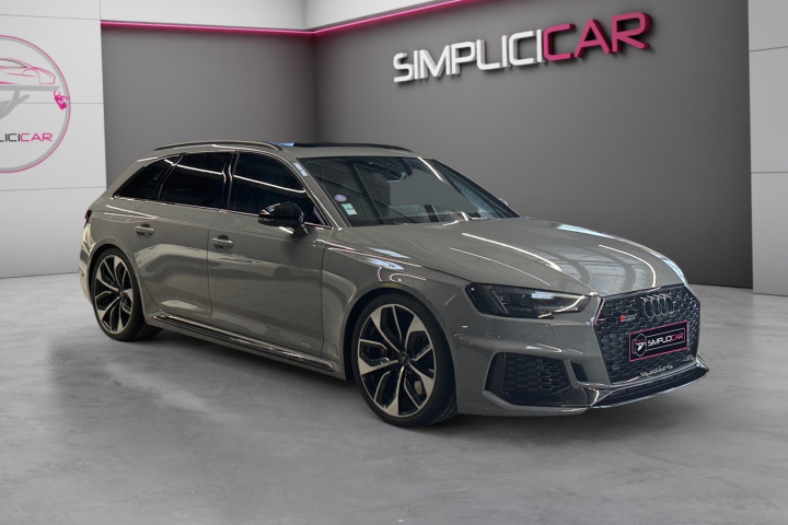 AUDI RS4 AVANT