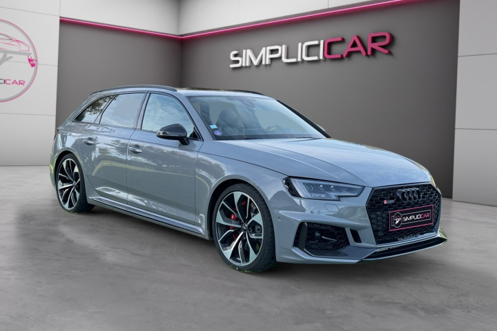 AUDI RS4 AVANT