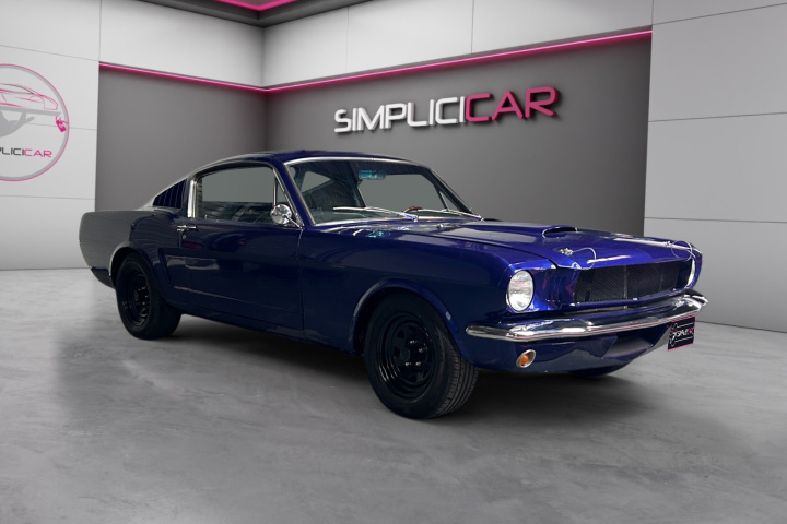 FORD MUSTANG