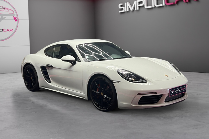 PORSCHE 718 CAYMAN