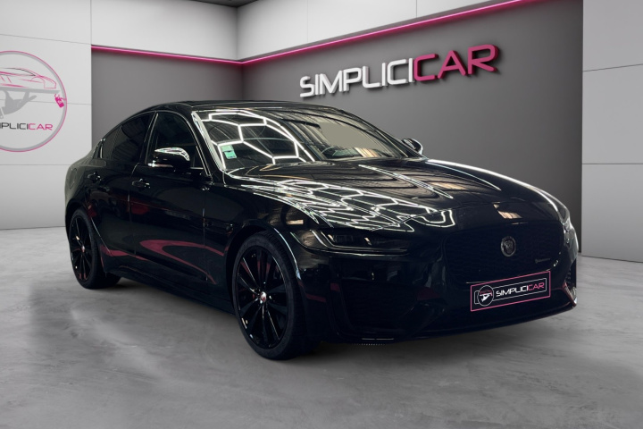 JAGUAR XE