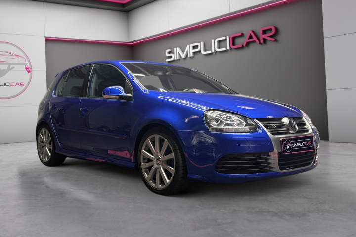 VOLKSWAGEN GOLF R32