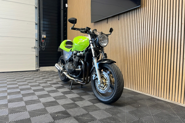 Kawasaki ZR7S